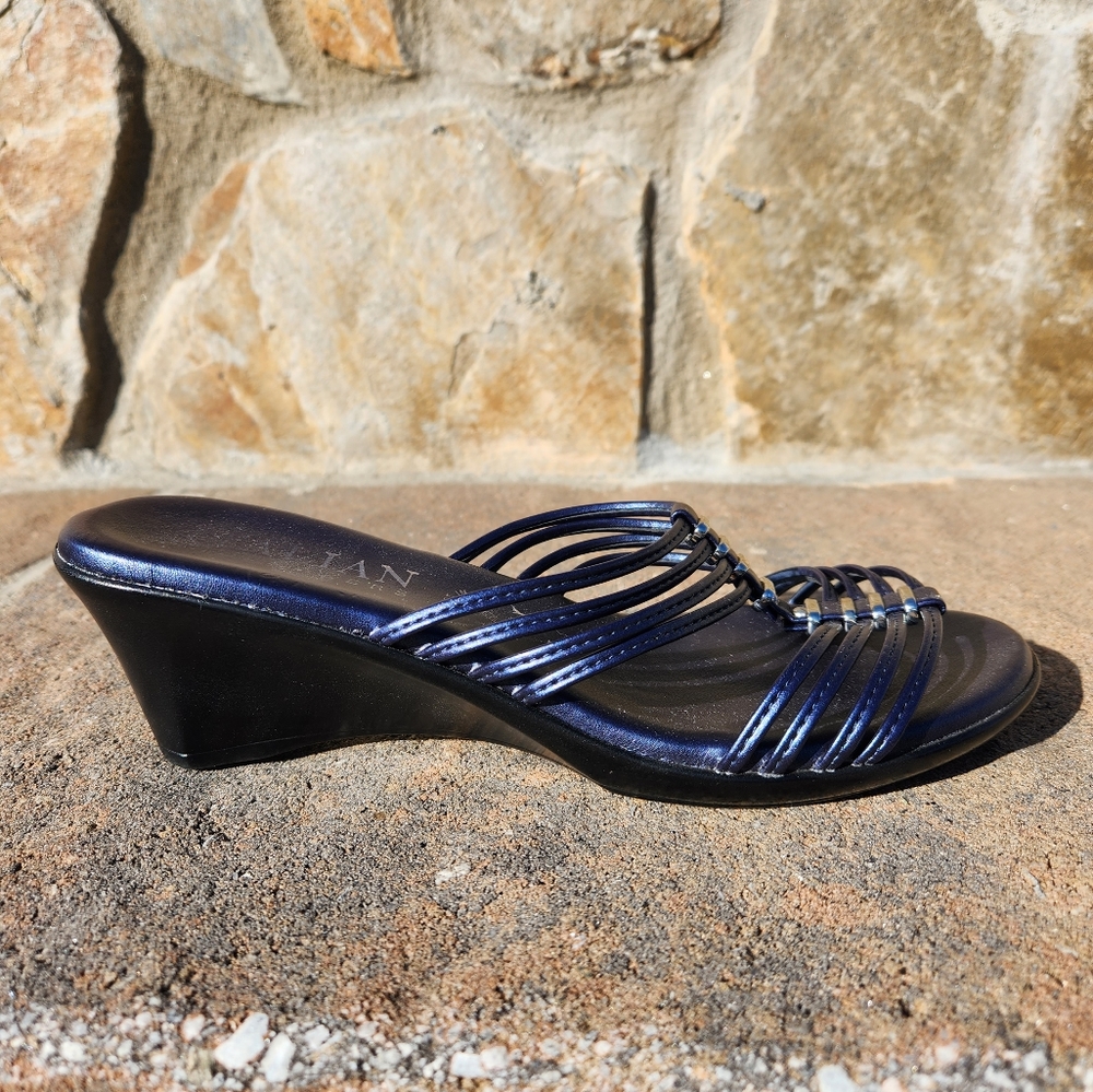 Italian shoemaker Navy dress shoe